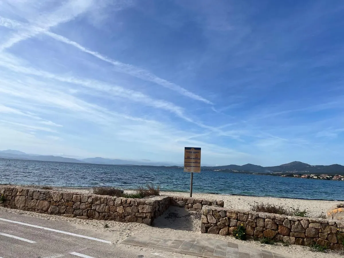 Ampio Monolocale Apartment Golfo Aranci